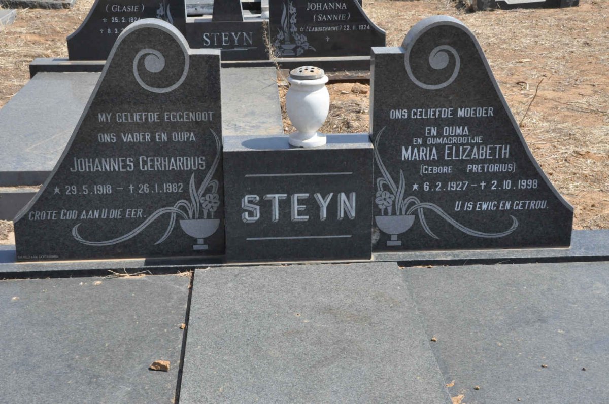 STEYN Johannes Gerhardus 1918-1982 &amp; Maria Elizabeth PRETORIUS 1927-1998