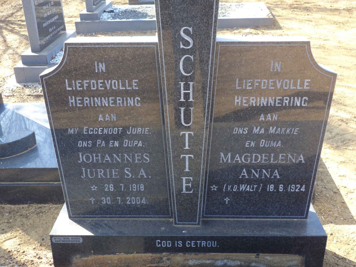 SCHUTTE Johannes Jurie S.A. 1918-2004 &amp; Magdelena Anna V.D. WALT 1924-