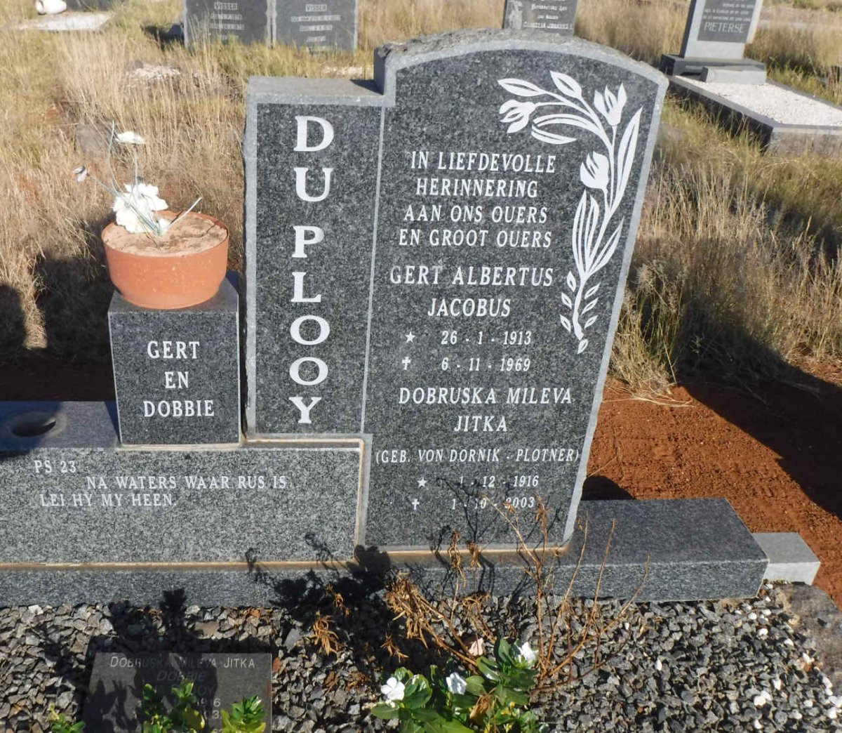 PLOOY Gert Albertus Jacobus, du 1913-1969 &amp; Dobruska Mileva Jitka VON DORNIK - PLOTNER 1916-2003