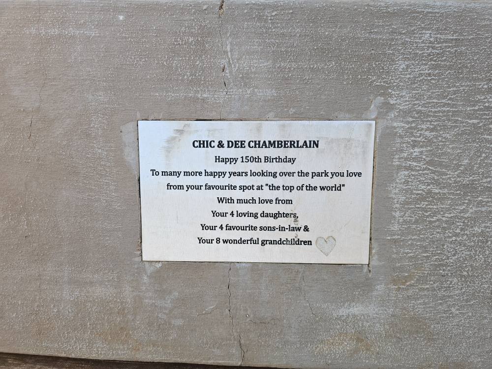 CHAMBERLAIN Chic & Dee