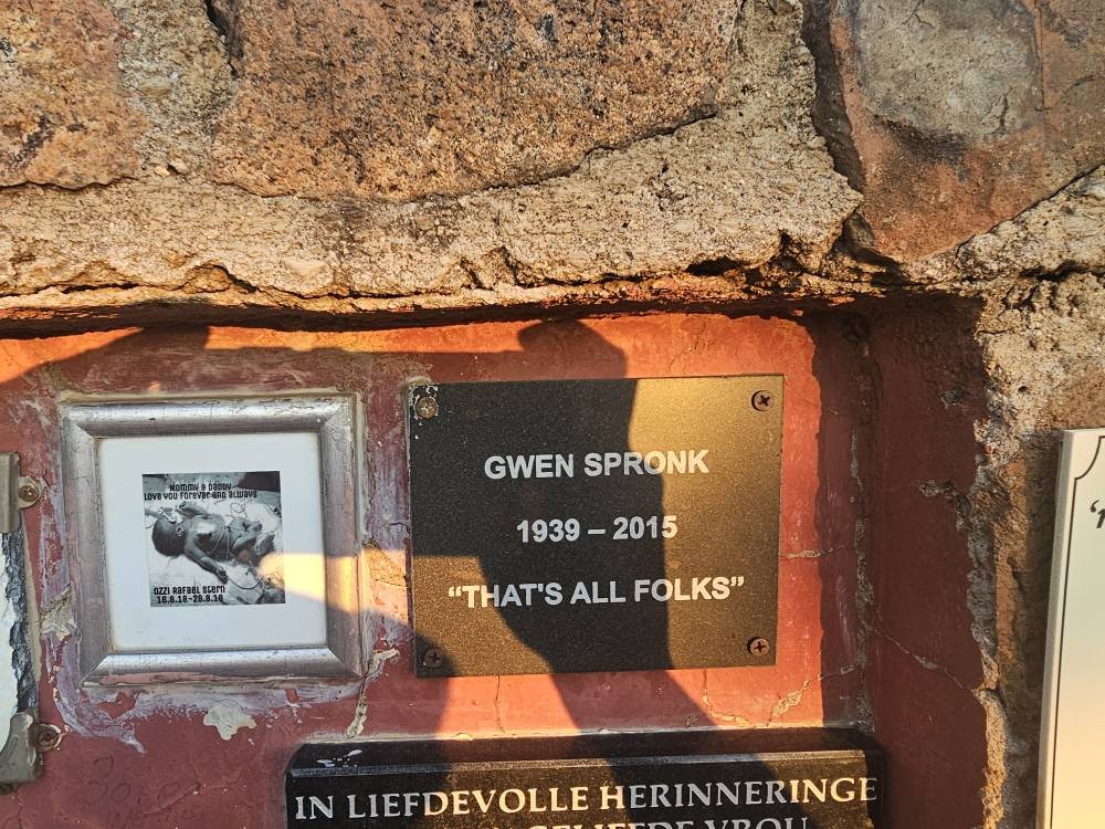 SPRONK Gwen 1939-2015