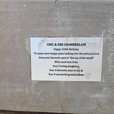 CHAMBERLAIN Chic & Dee