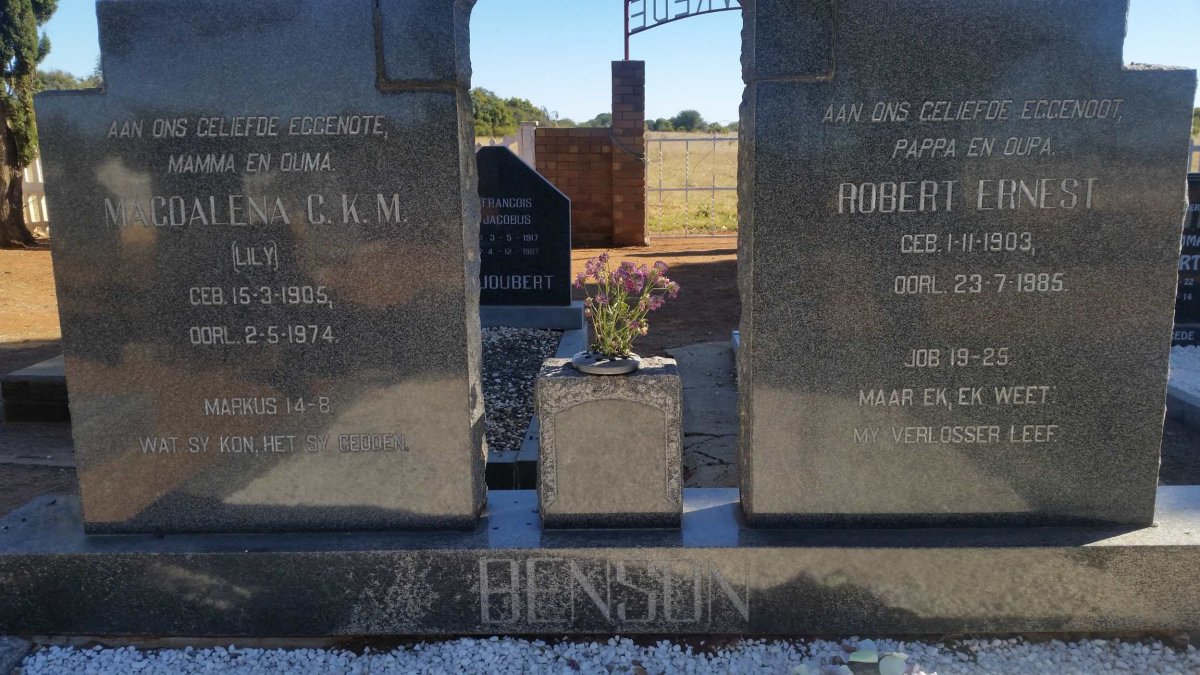 BENSON Robert Ernest 1903-1985 &amp; Magdalena C.K.M. 1905-1974