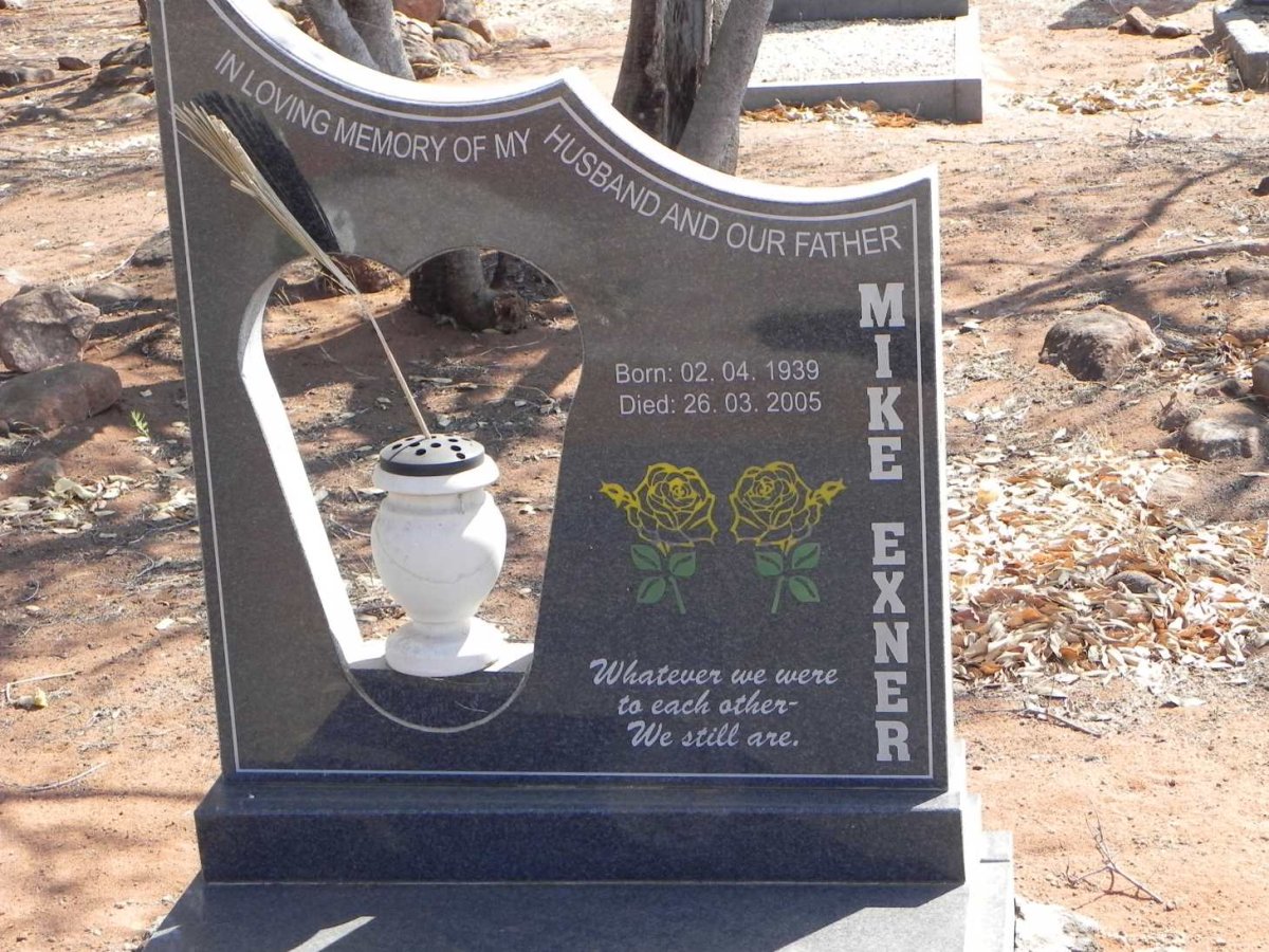 EXNER Mike 1939-2005