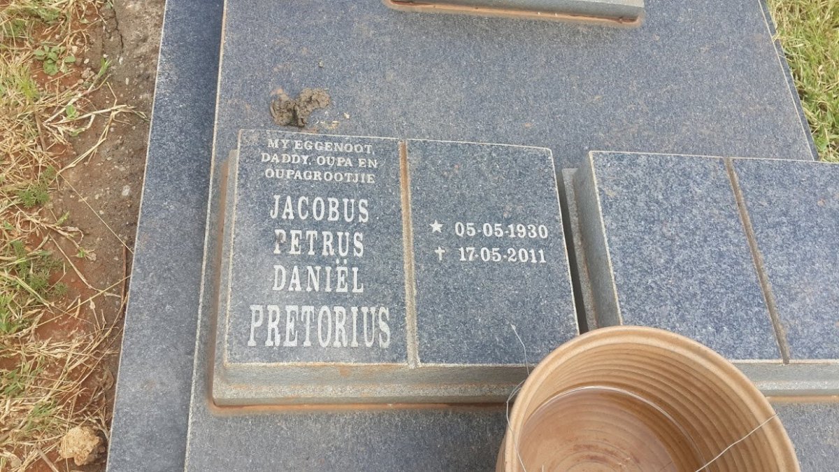 PRETORIUS Jacobus Petrus Daniël 1930-2011
