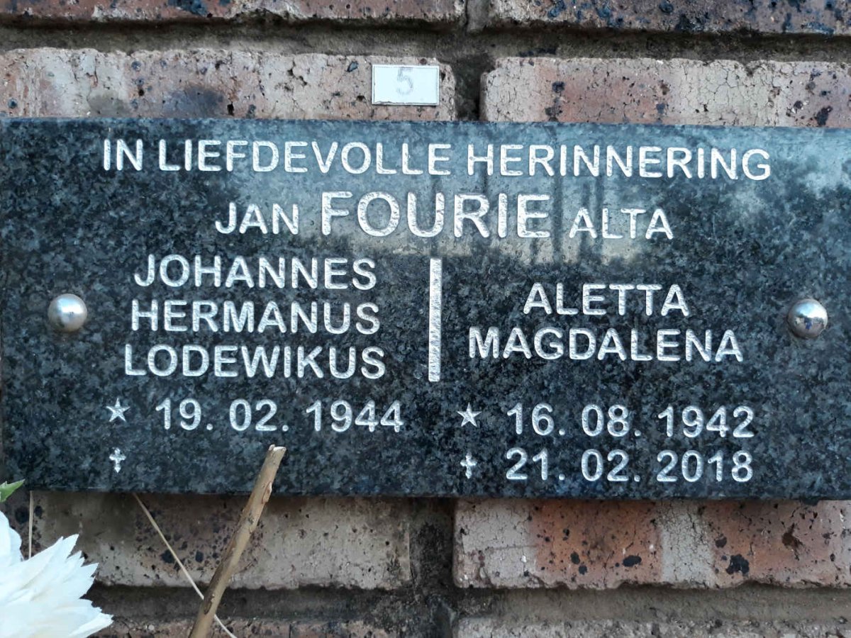FOURIE Johannes Hermanus Lodewikus 1944- &amp; Aletta Magdalena 1942-2018