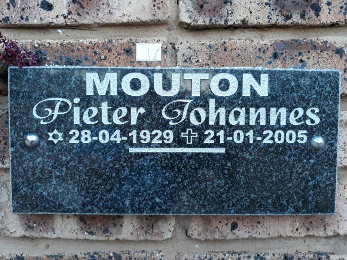 MOUTON Pieter Johannes 1929-2005
