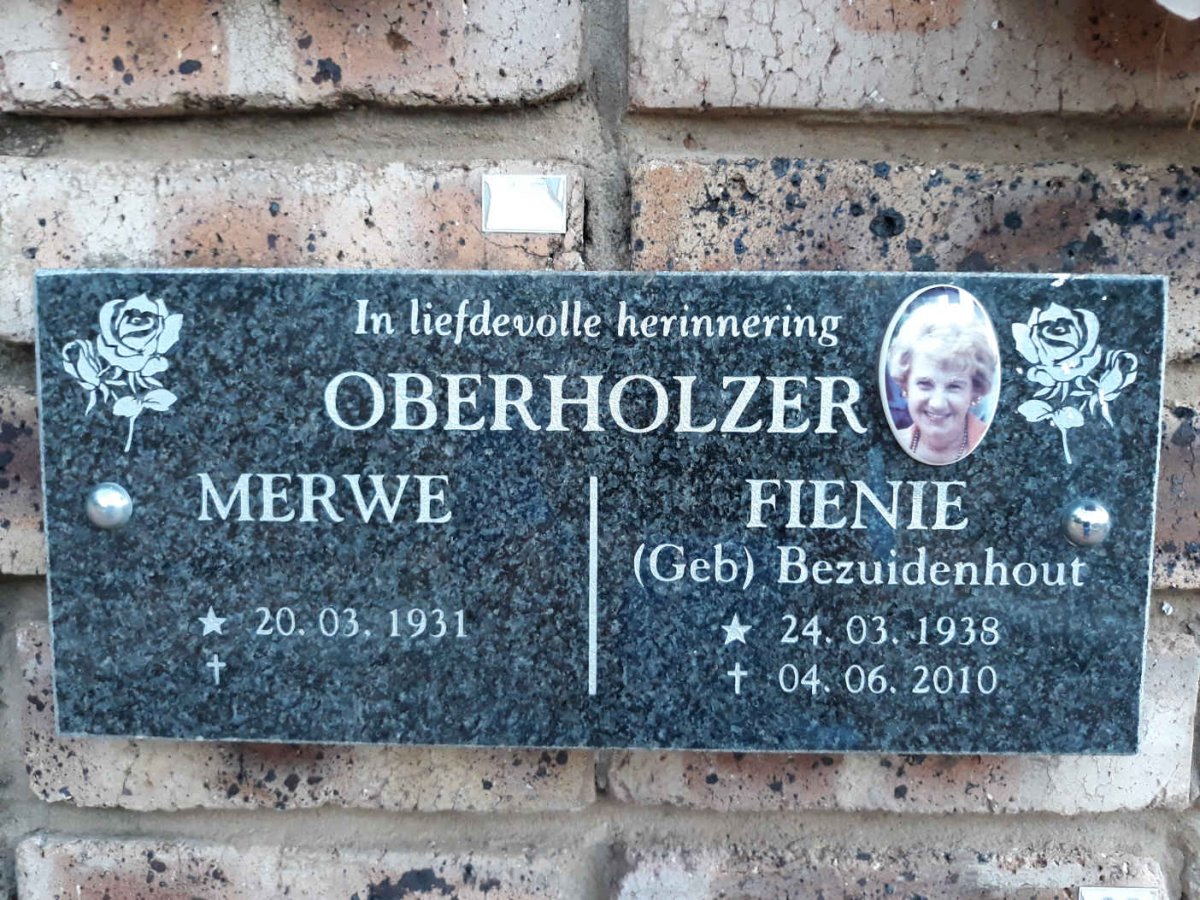 OBERHOLZER Merwe 1931- &amp; Fienie BEZUIDENHOUT 1938-2010