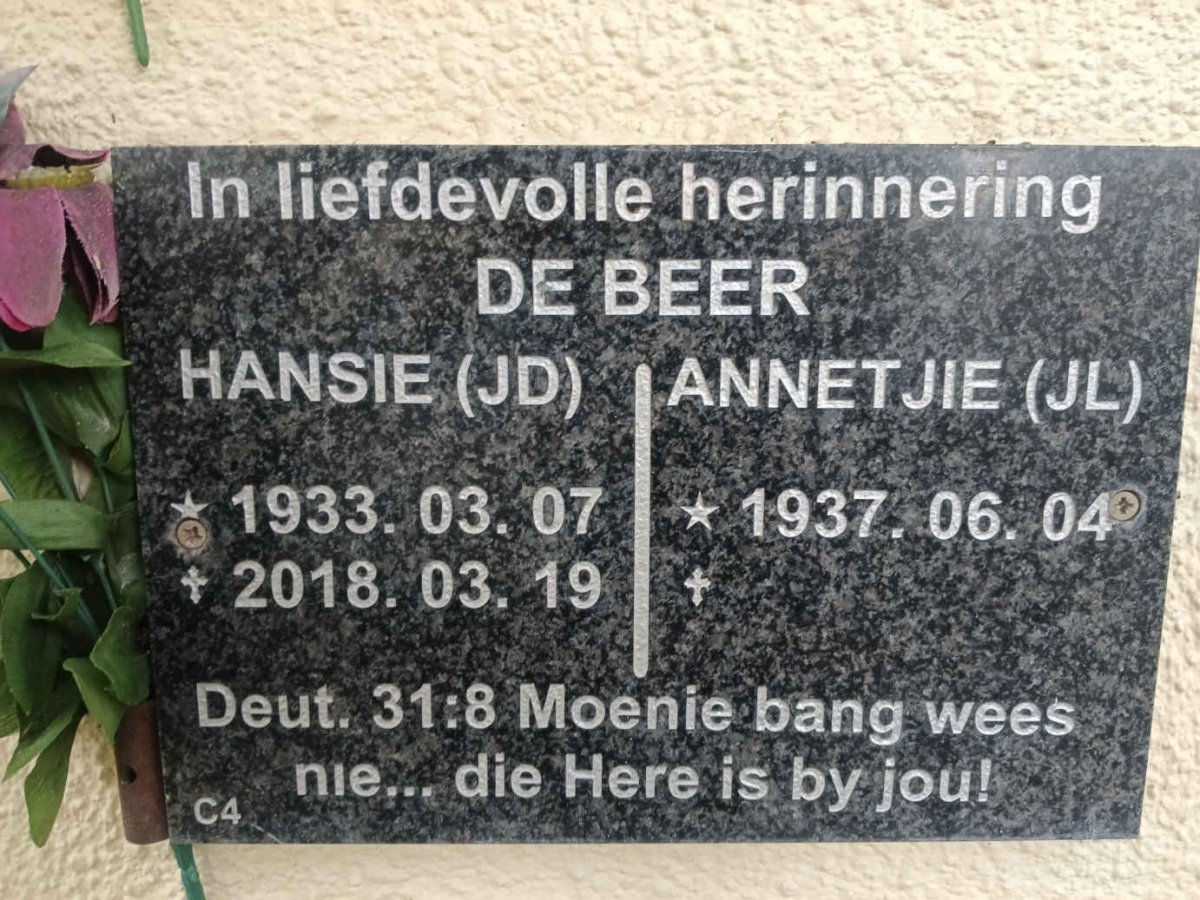 BEER J.D., de 1933-2018 & J.L. 1937- 
