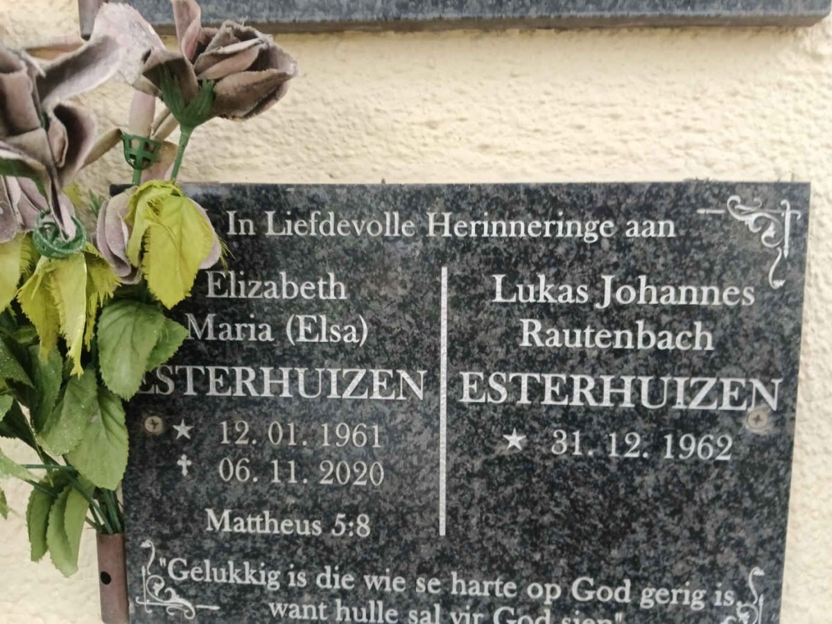 ESTERHUIZEN Lukas Johannes Rautenbach 1962- & Elizabeth Maria 1961-2020