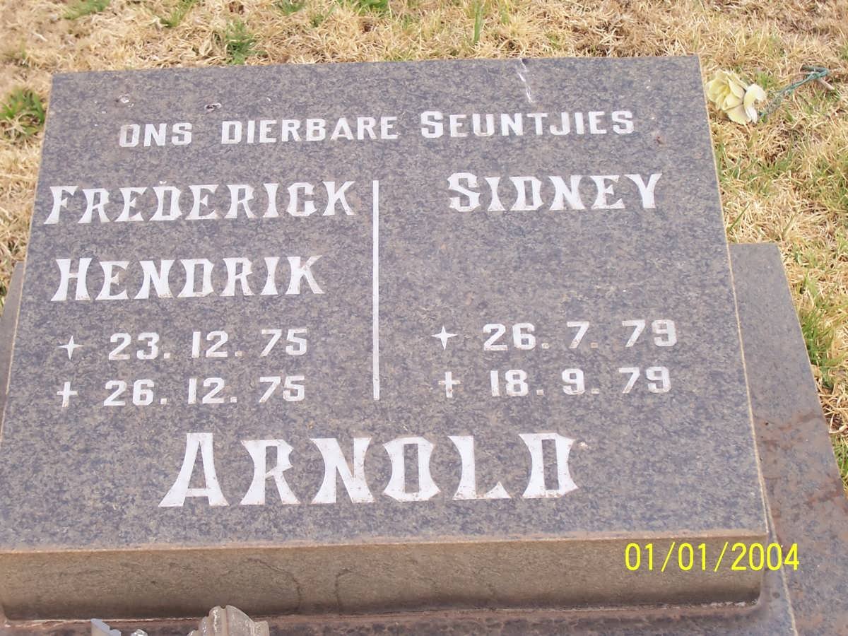 ARNOLD Frederick Hendrik 1975-1975 :: ARNOLD Sidney 1979-1979
