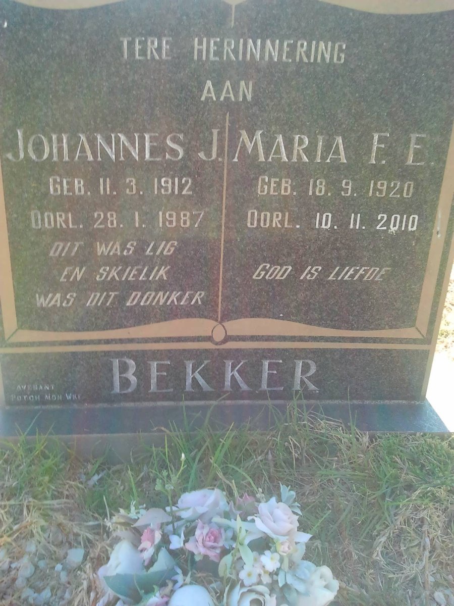 BEKKER Johannes J. 1912-1987 &amp; Maria F.E. 1920-2010