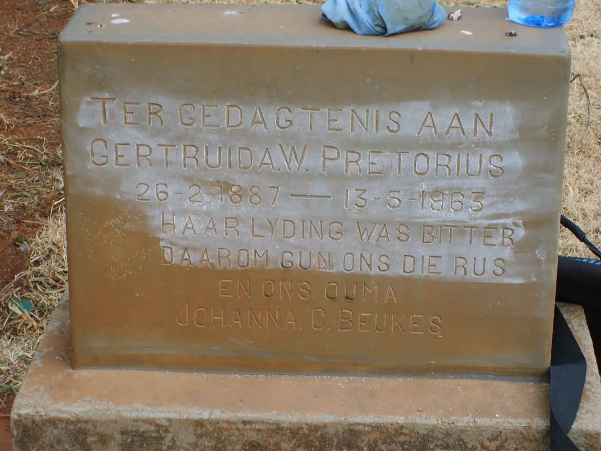 BEUKES Johanna C. :: PRETORIUS Gertruida W. 1887-1963