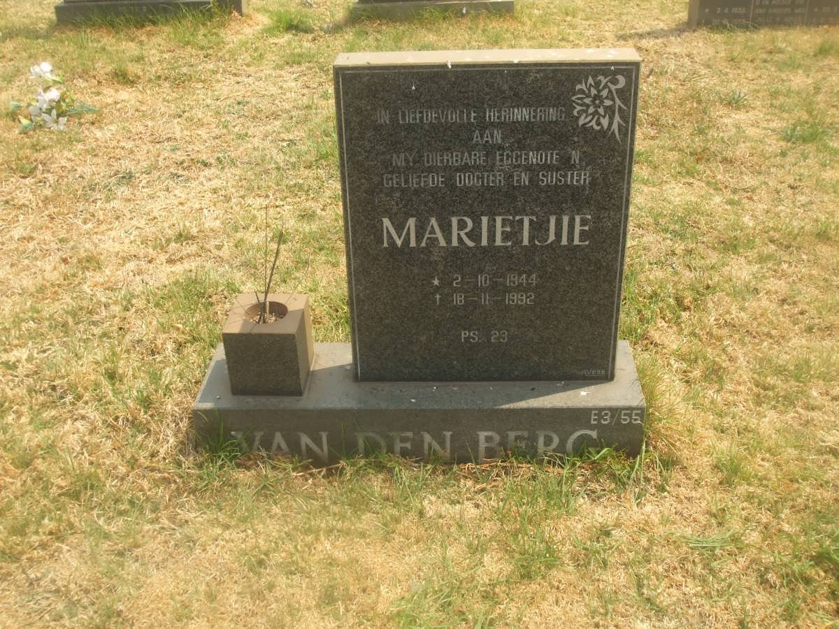 BERG Marietjie, van den 1944-1992
