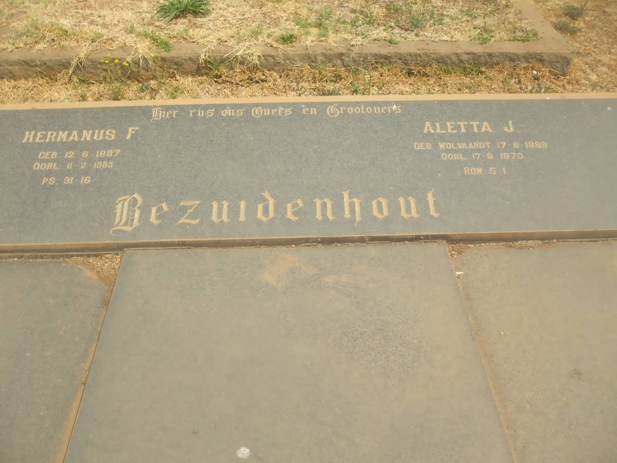 BEZUIDENHOUT Hermanus F. 1887-1985 &amp; Aletta J. WOLVAARDT 1889-1970