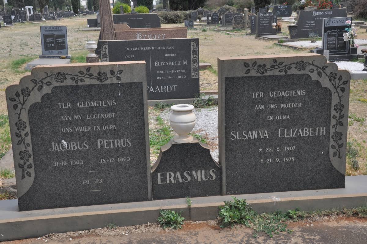 ERASMUS Jacobus Petrus 1903-1969 &amp; Susanna Elizabeth 1907-1975