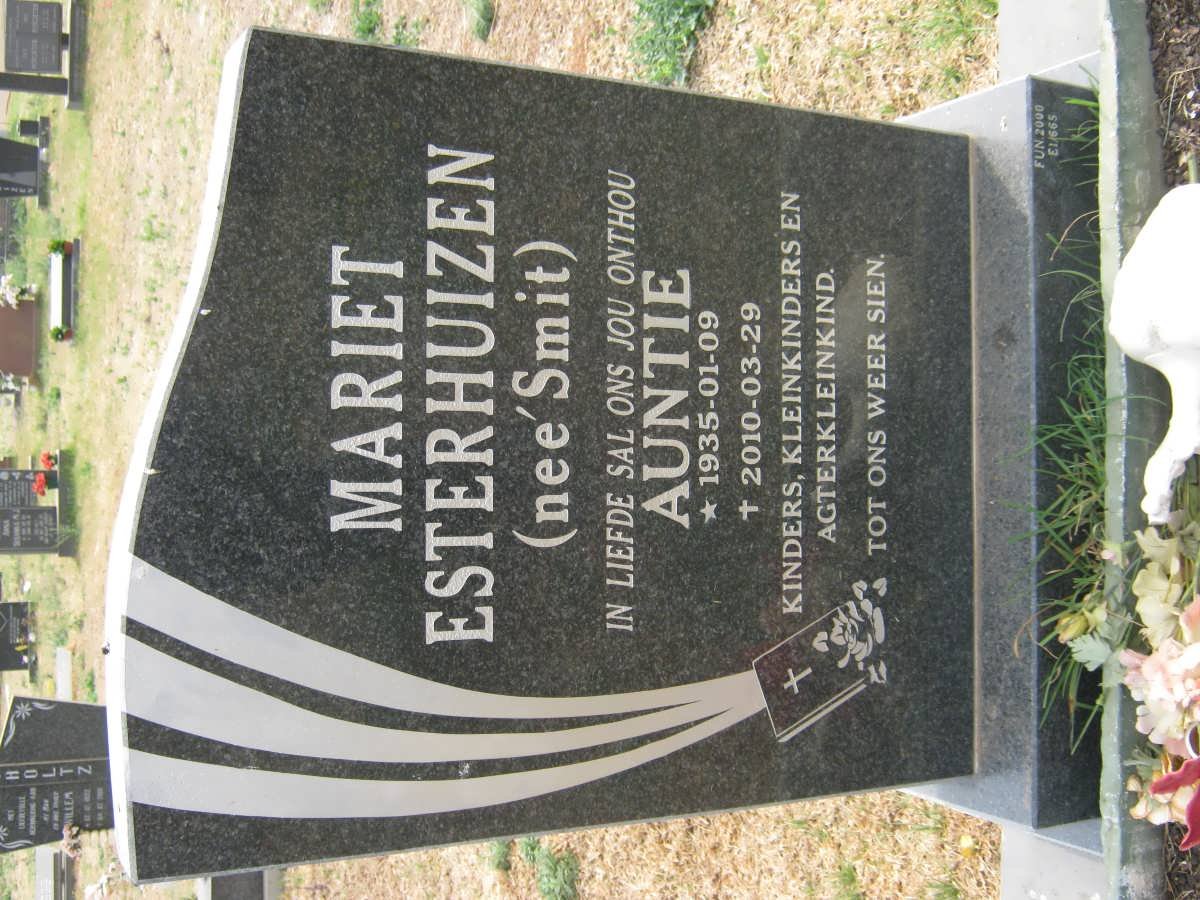 ESTERHUIZEN Mariet nee SMIT 1935-2010