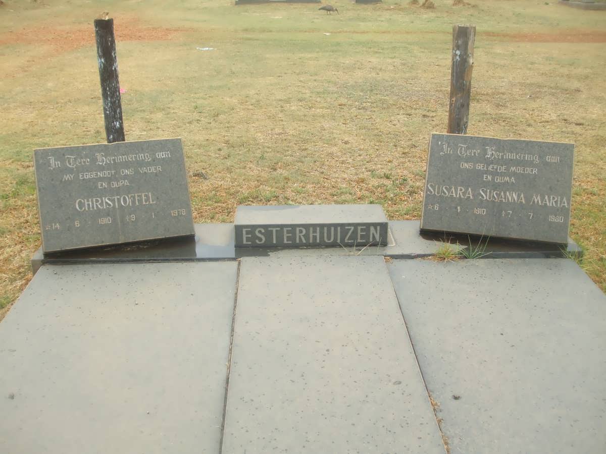ESTERHUIZEN Christoffel 1910-1978 &amp; Susara Susanna Maria 1910-1980