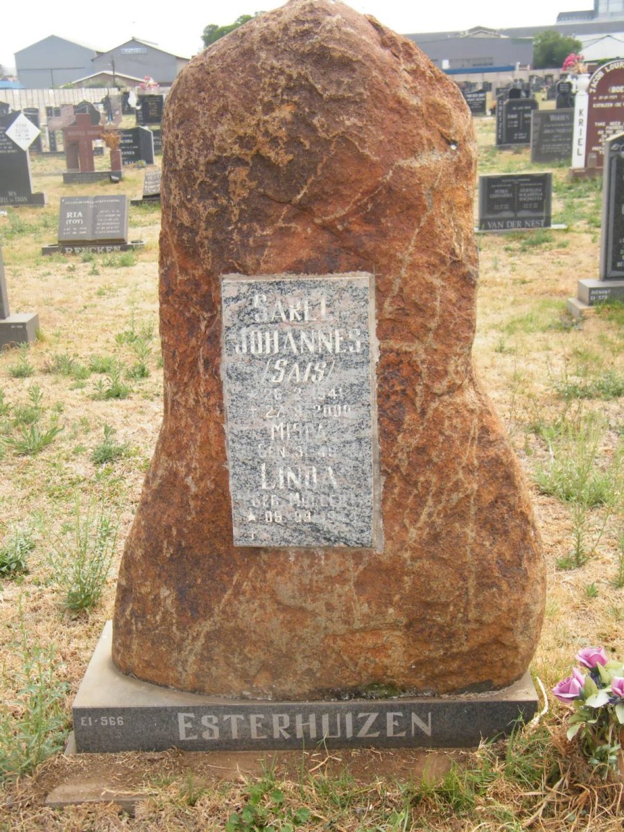 ESTERHUIZEN Sarel Johannes 1941-2000 &amp; Linda 19?5-