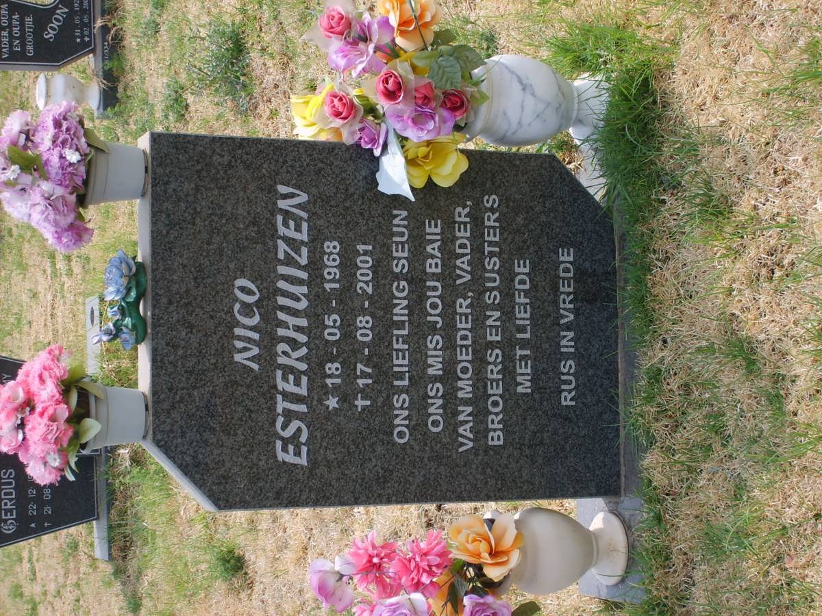ESTERHUIZEN Nico 1968-2001