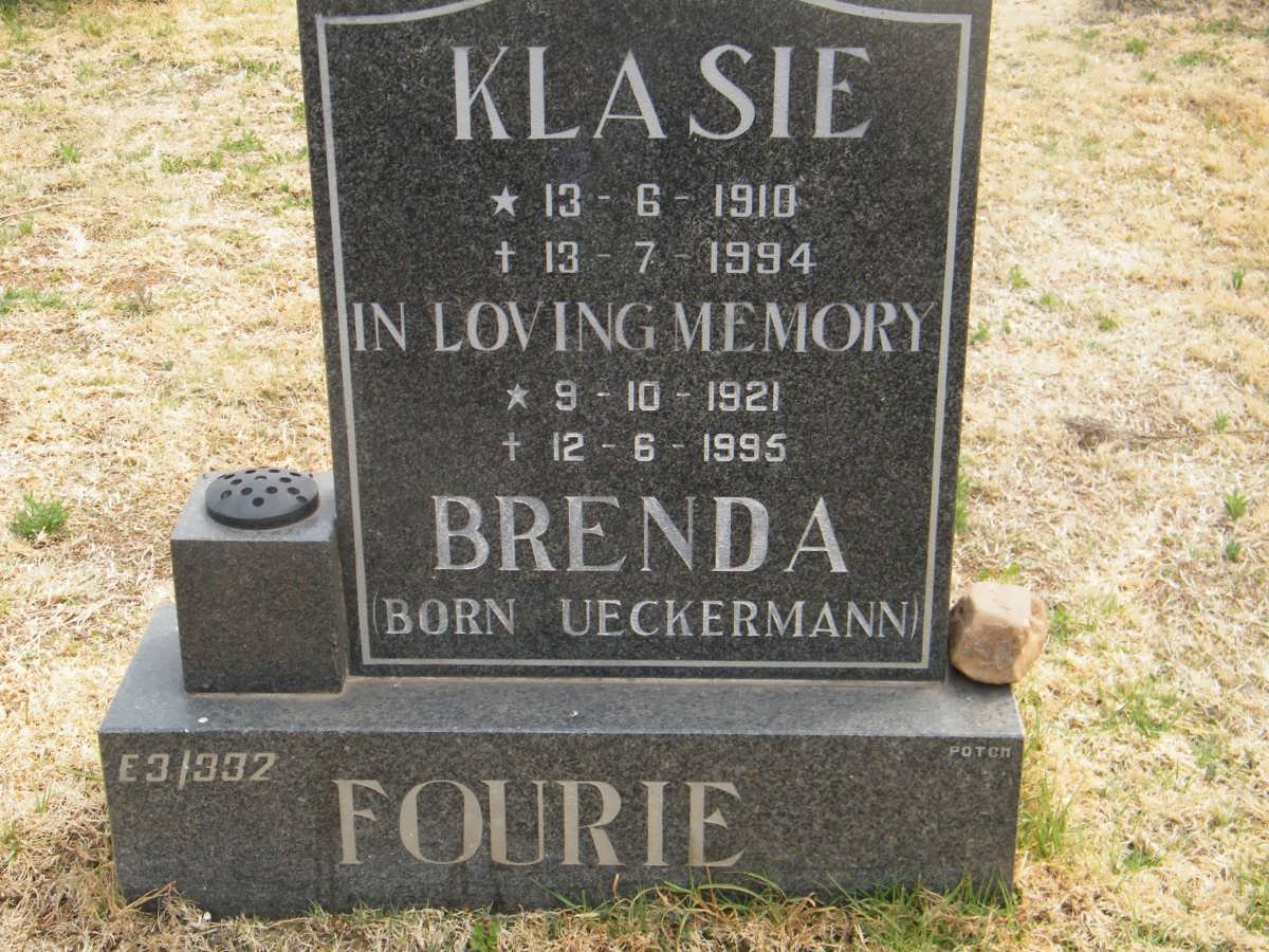 FOURIE Klasie 1910-1994 &amp; Brenda UECKERMANN 1921-1995