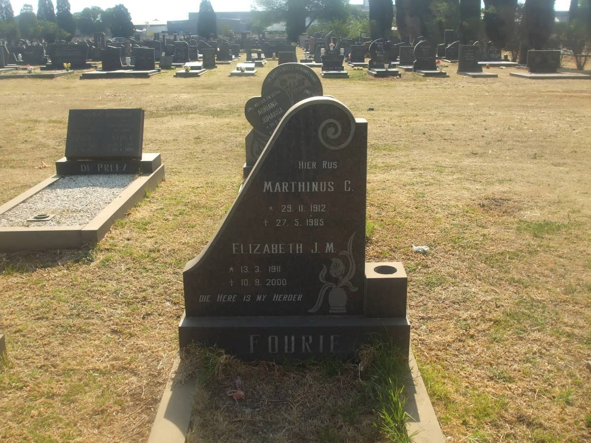 FOURIE Marthinus C. 1912-1985 &amp; Elizabeth J.M. 1911-2000