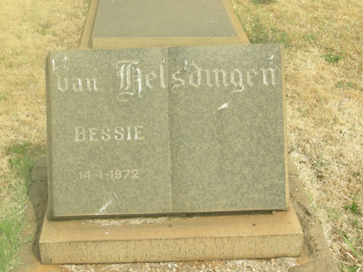 HELSDINGEN Bessie, van -1972