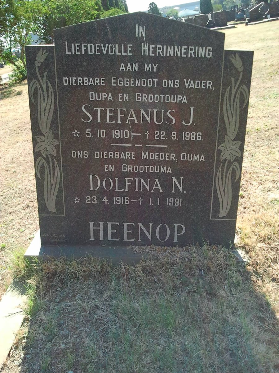 HEENOP Stefanus J. 1910-1986 &amp; Dolfina N. 1916-1991