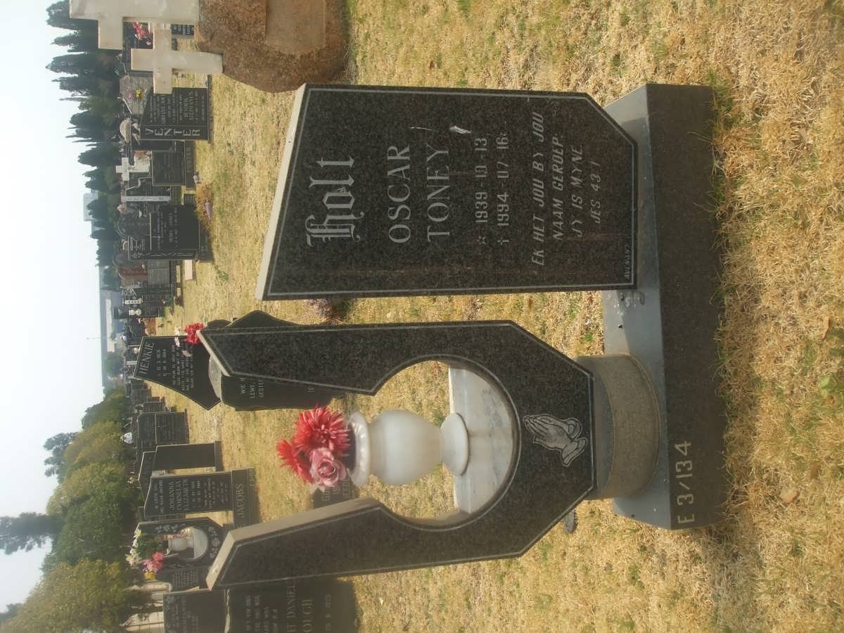HOLTZHAUSEN Oscar Toney 1939-1994