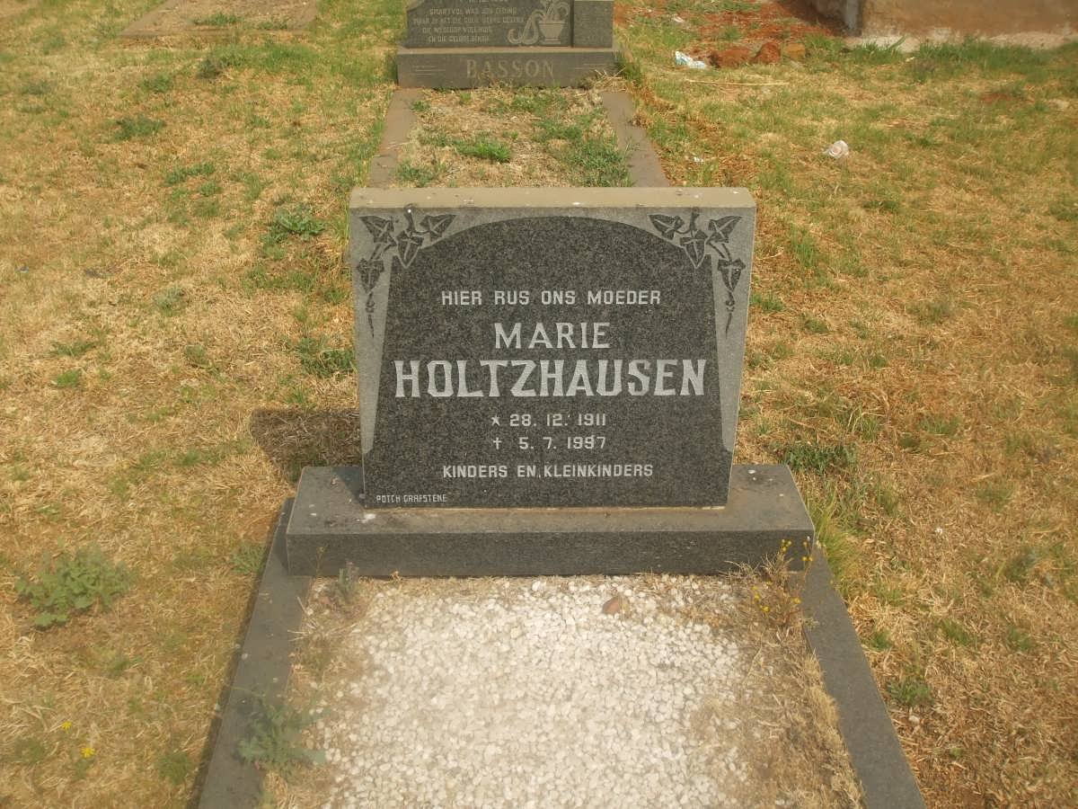 HOLTZHAUSEN Marie 1911-1997
