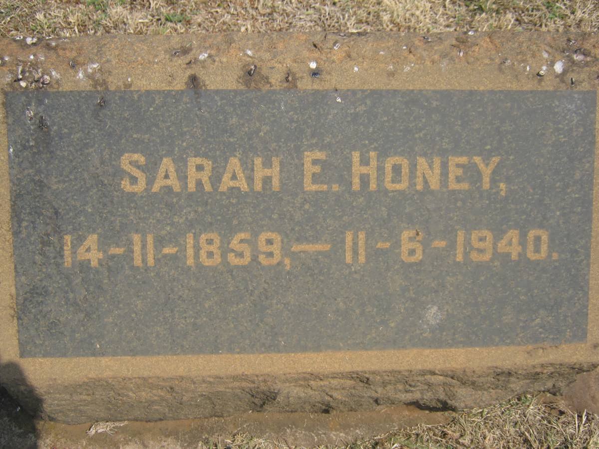 HONEY Sarah E. 1859-1940