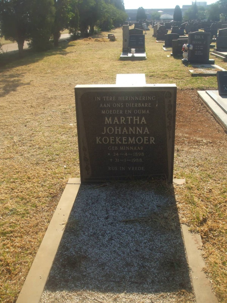 KOEKEMOER Martha Johanna nee MINNAAR 1898-1988