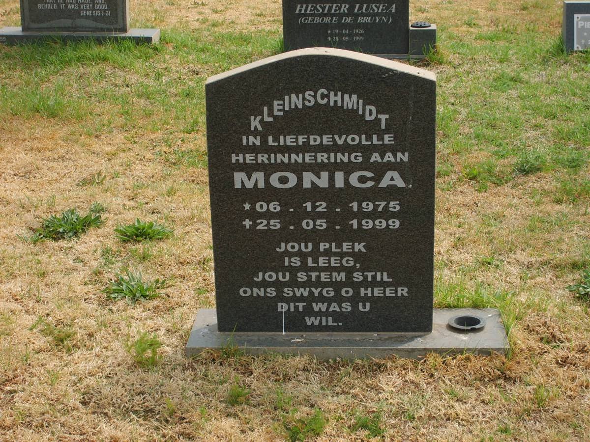 KLEINSCHMIDT Monica 1975-1999