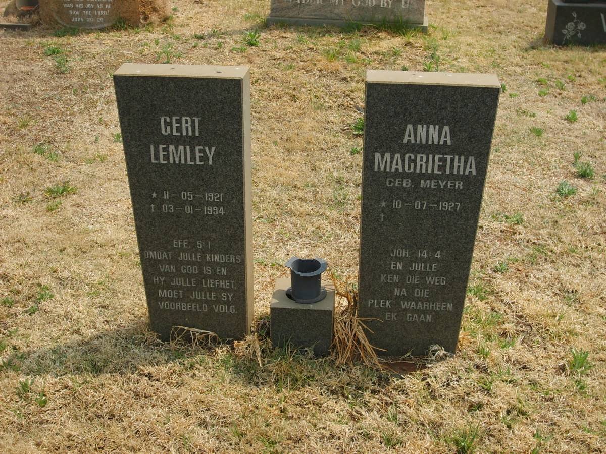 LEMLEY Gert 1921-1994 &amp; Anna Magrietha MEYER 1927-