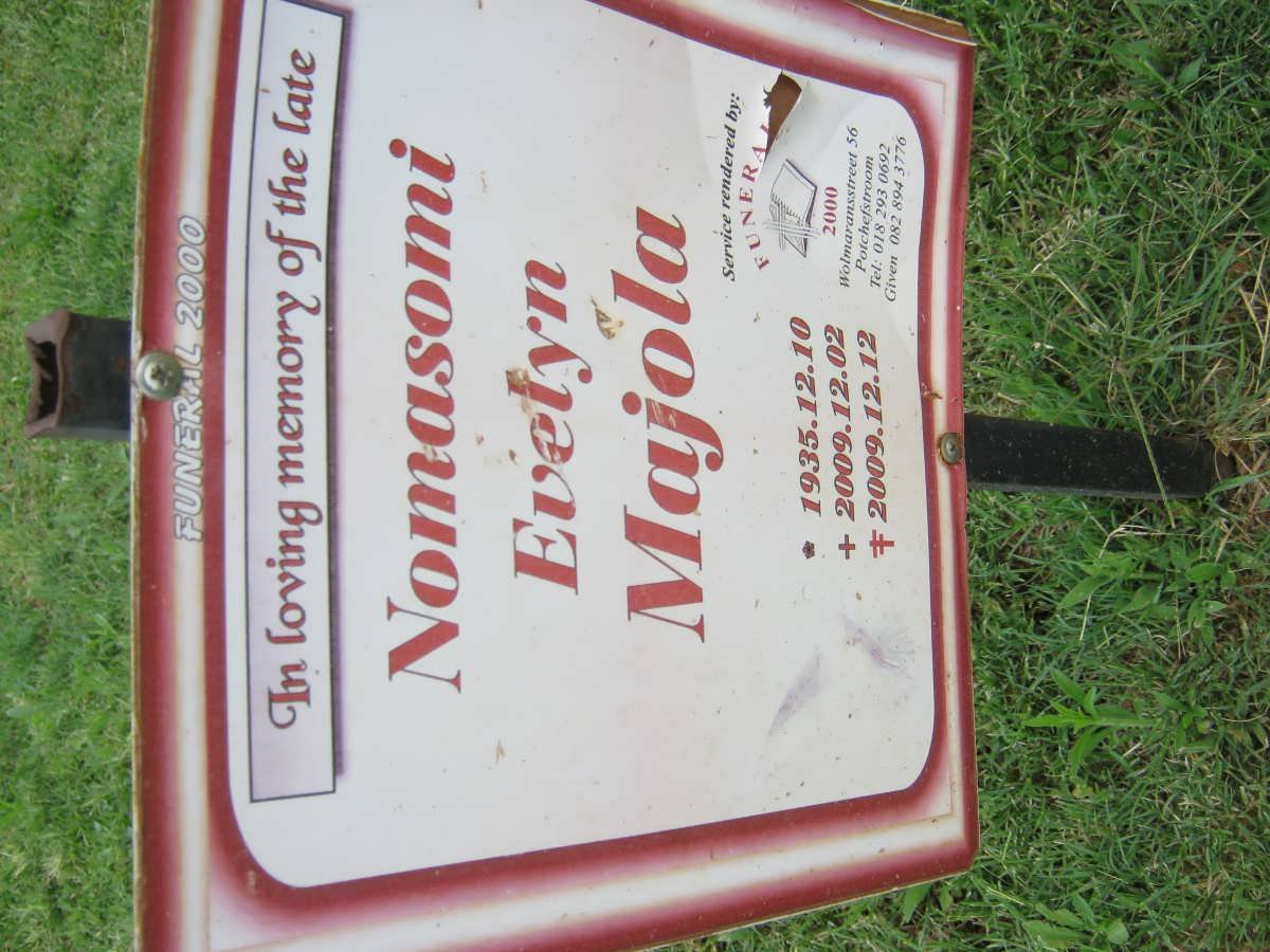 MAJOLA Nomasomi Evelyn 1935-2009