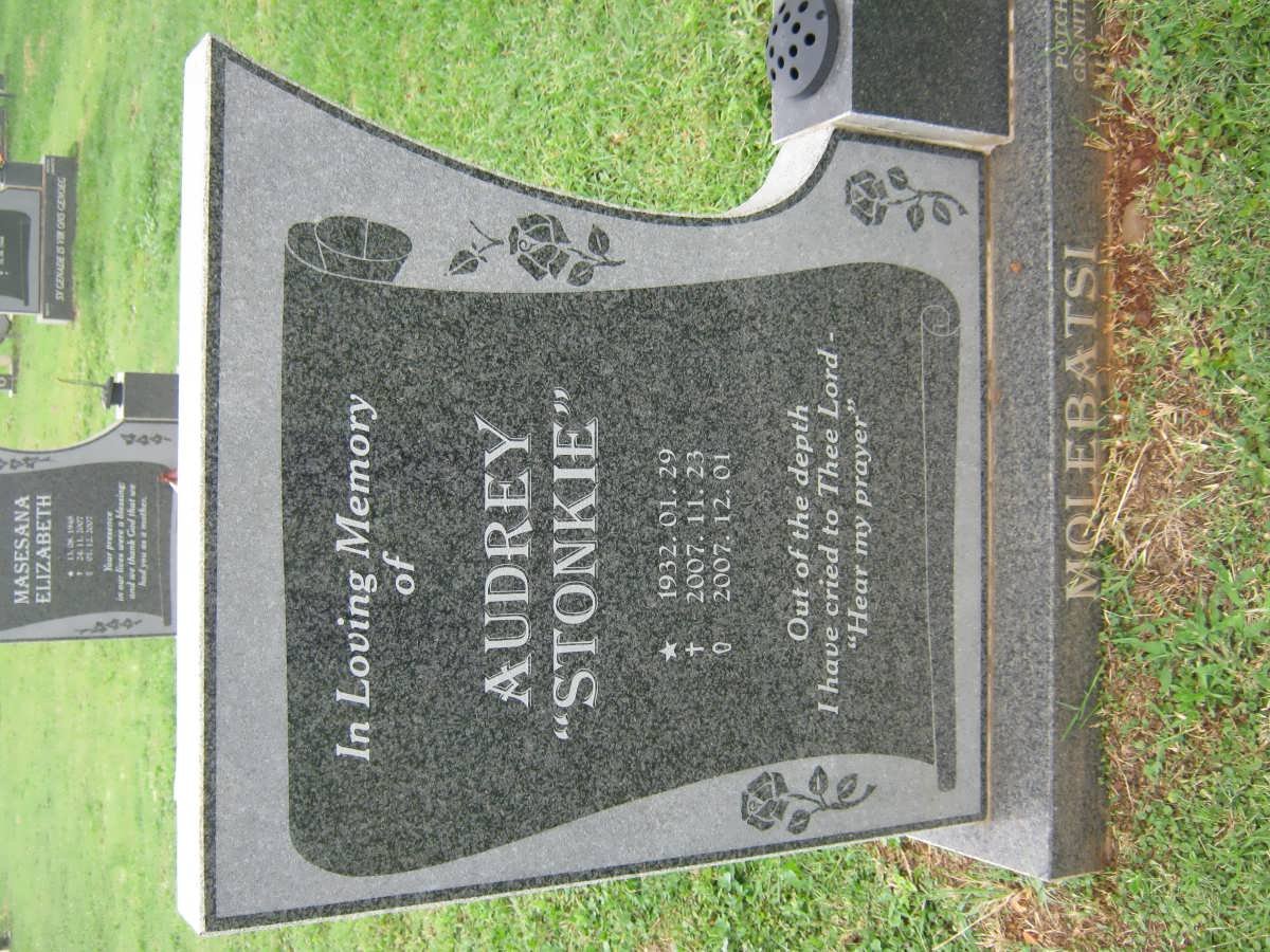 MOLEBATSI Audrey 1932-2007