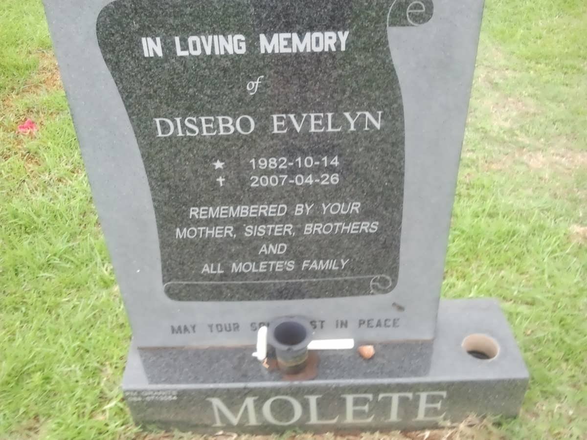MOLETE Disebe Evelyn 1982-2007