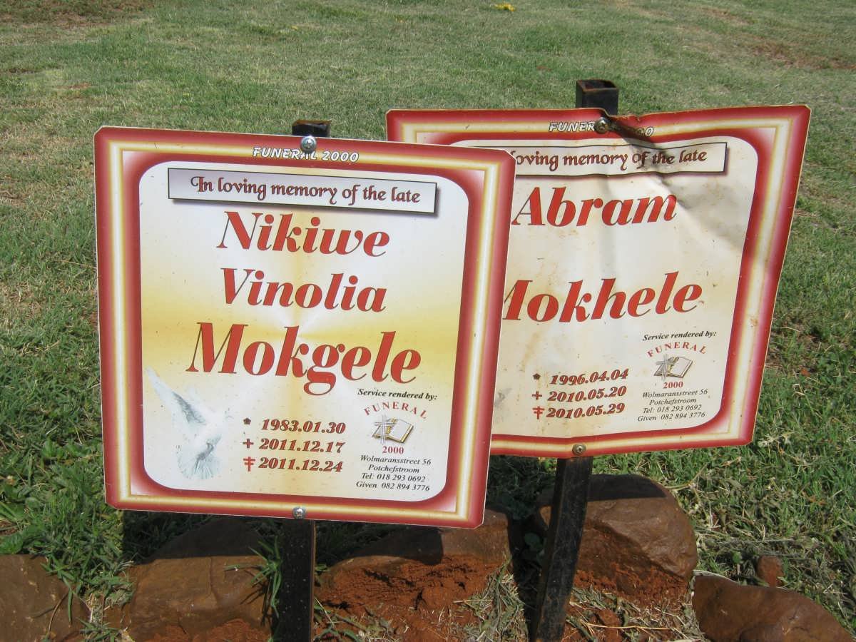 MOKHELE Abram 1996-2010 :: MOKGELE Nikiwe Vinolia 1983-2011