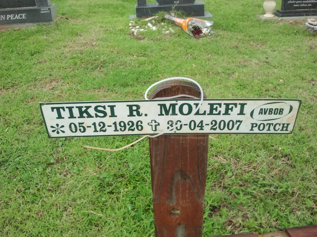 MOLEFI Tiksi R. 1926-2007