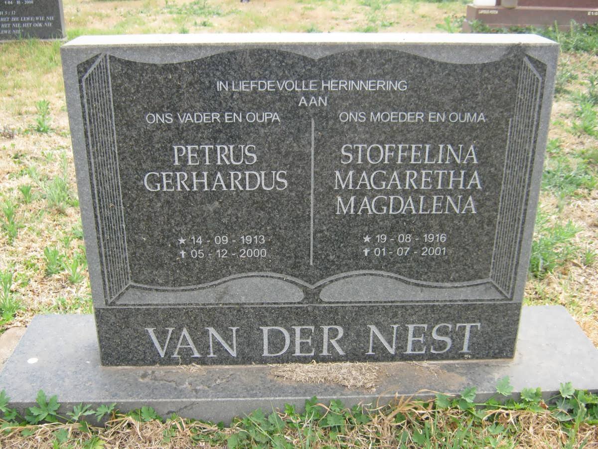 NEST Petrus Gerhardus, van der 1913-2000 &amp; Stoffelina Magaretha Magdalena 1916-2001