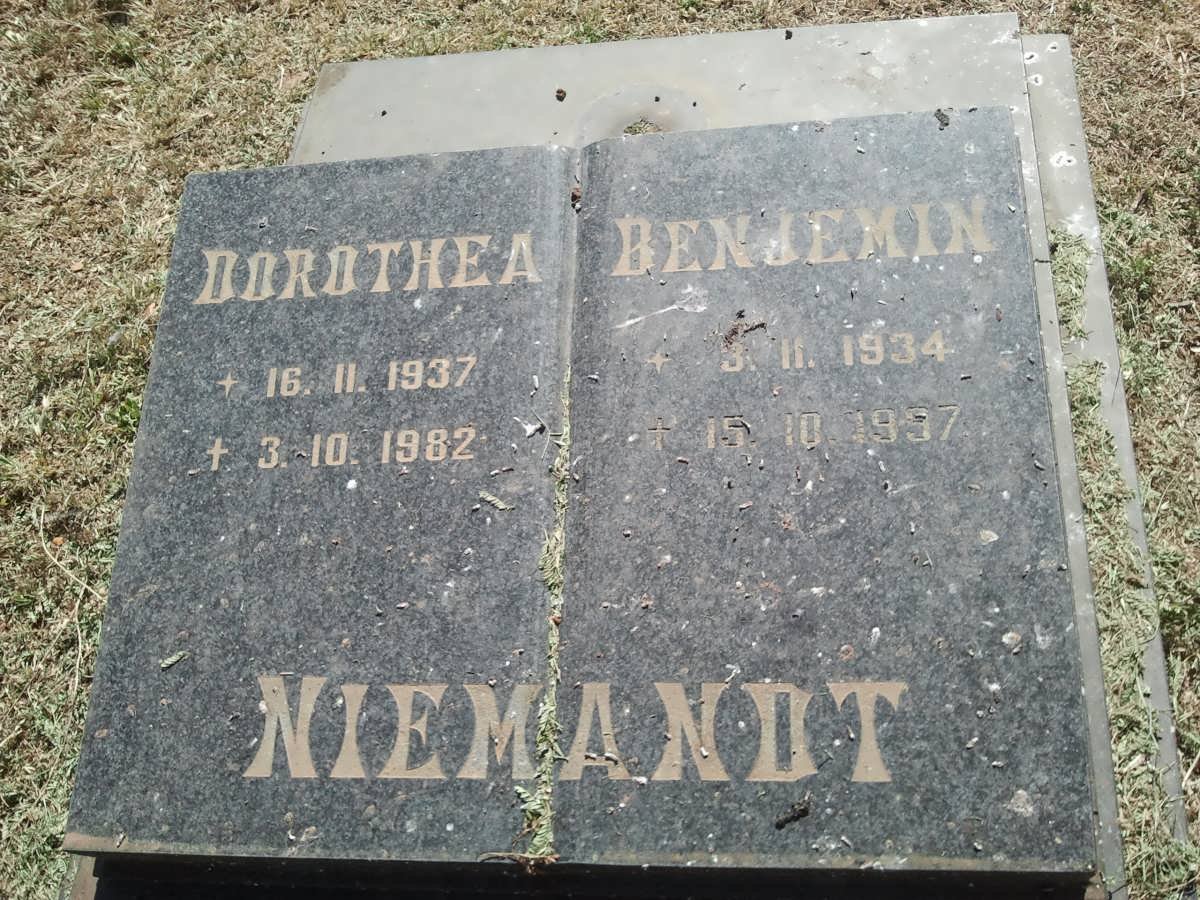 NIEMANDT Benjamin 1934-1997 &amp; Dorothea 1937-1982