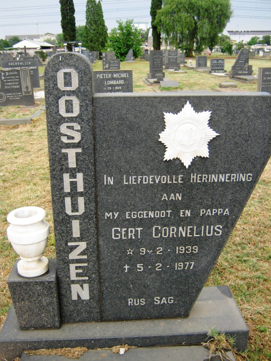 OOSTHUIZEN Gert Cornelius 1939-1977