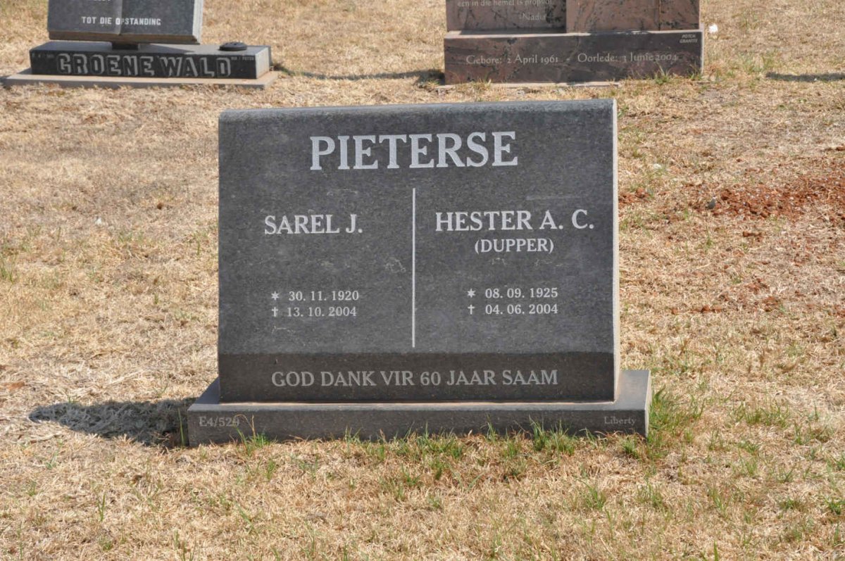 PIETERSE Sarel J. 1920-2004 &amp; Hester A.C. DUPPER 1925-2004