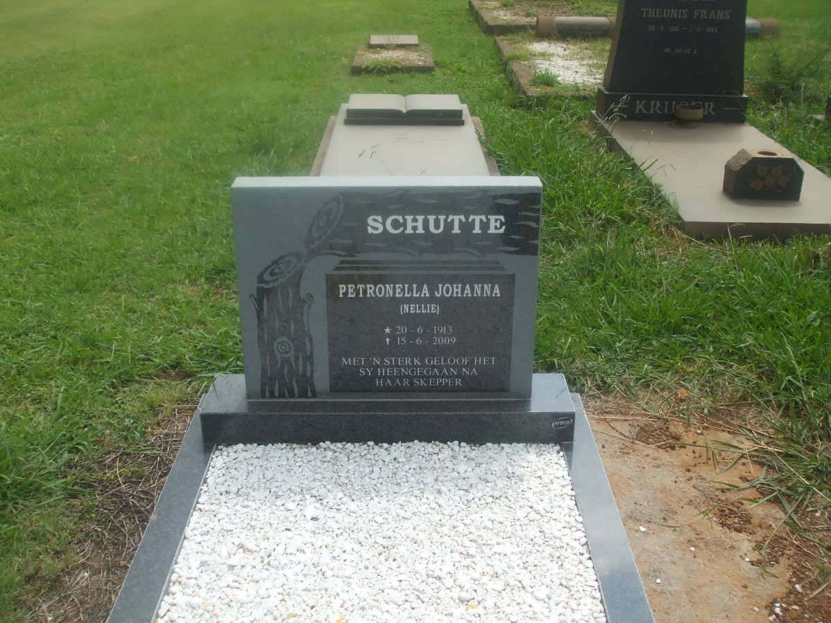 SCHUTTE Petronella Johanna 1913-2009