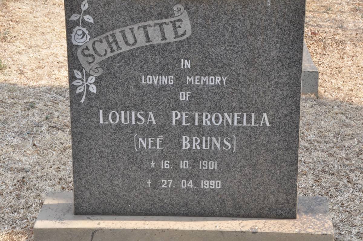 SCHUTTE Louisa Petronella nee BRUNS 1901-1990