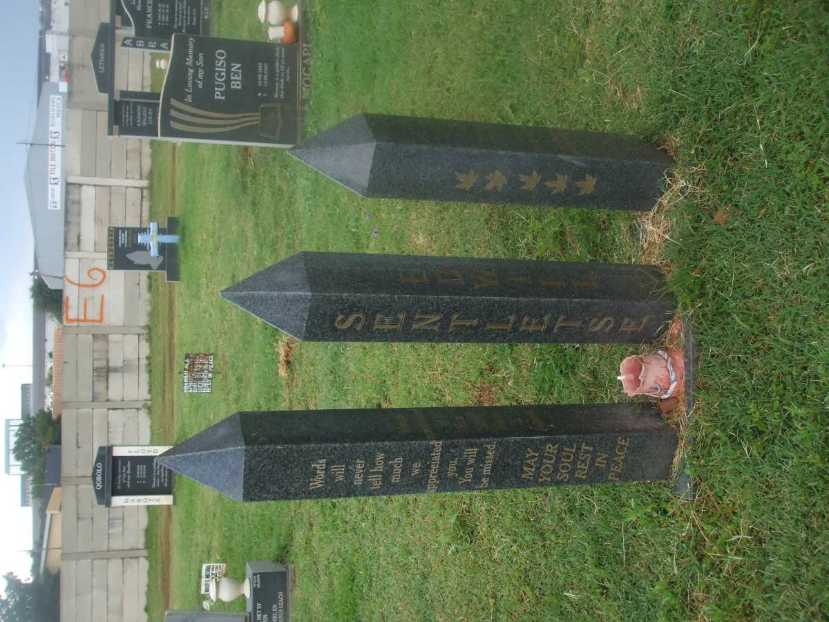 SENTLETSE Edwill 1977-2007