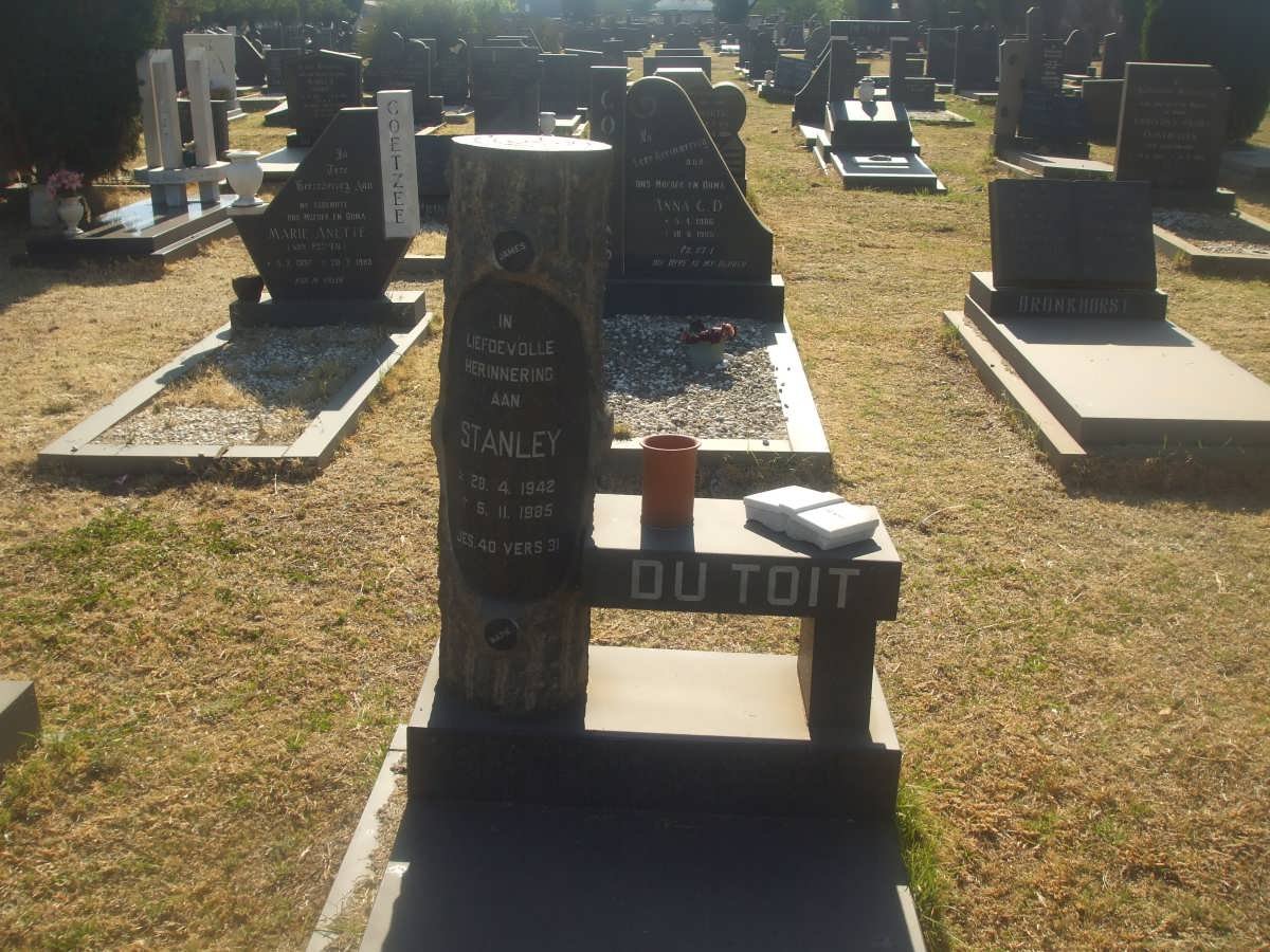 TOIT Stanley, du 1942-1985