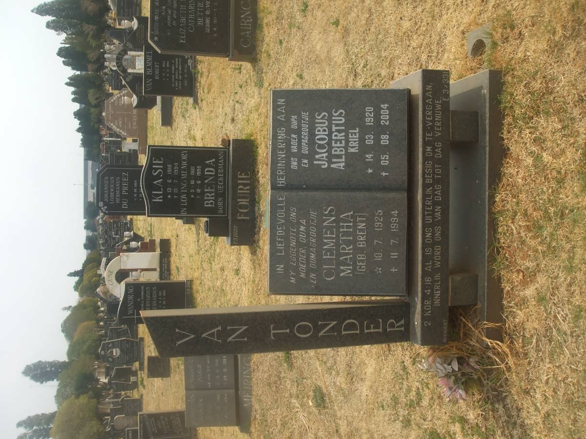 TONDER Jacobus Albertus Kriel, van 1920-2004 &amp; Clemens Martha BRENT 1925-1994