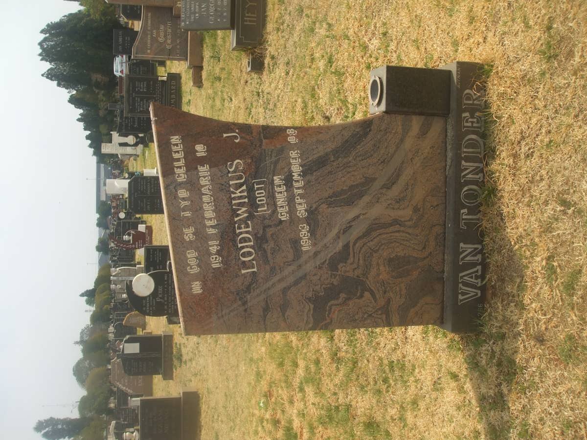 TONDER Lodewikus Johannes, van 1941-1993