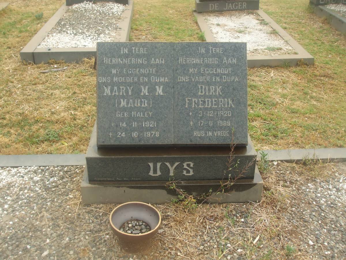 UYS Dirk Frederik 1920-1989 &amp; Mary M.M. HALEY 1921-1978